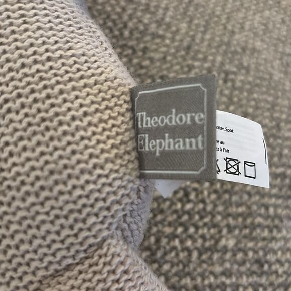 Living Textiles Theodore Elephant Grey Knitted Toy Rattle - Picture 4 of 5